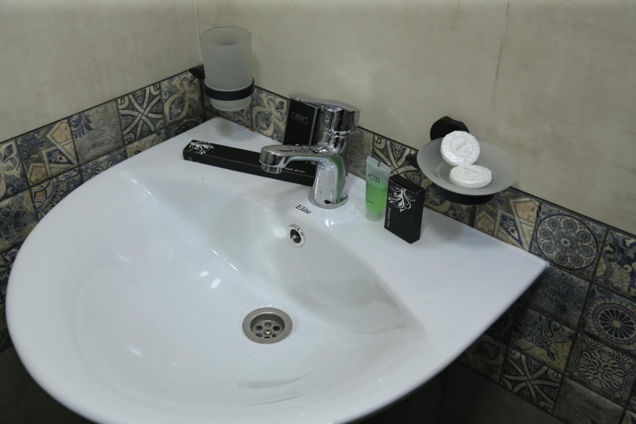 Hotel Maruna Sevan Bagian luar foto