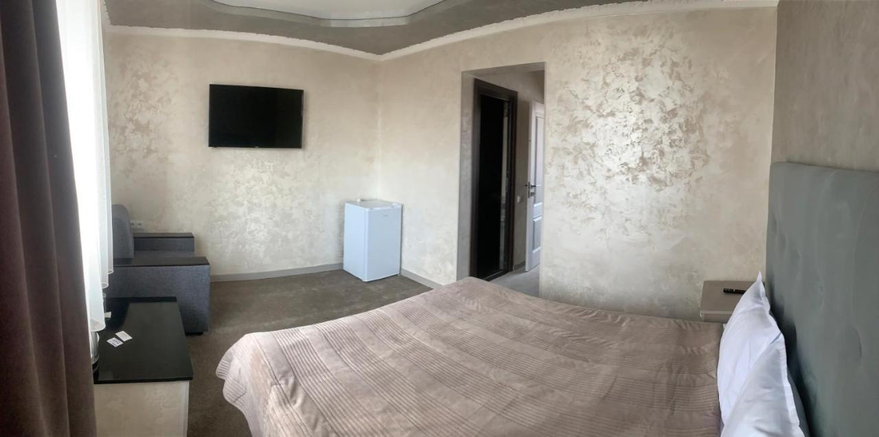 Hotel Maruna Sevan Bagian luar foto