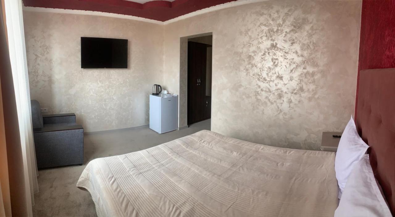 Hotel Maruna Sevan Bagian luar foto