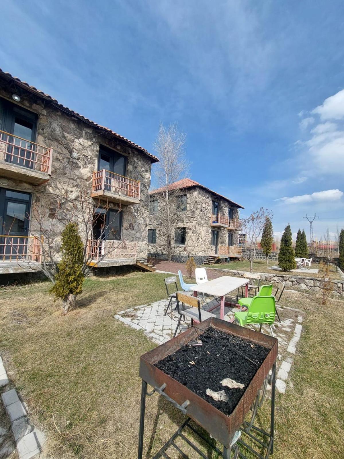 Hotel Maruna Sevan Bagian luar foto